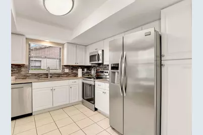 623 Oak Hill Circle #28, Sarasota, FL 34232 - Photo 4