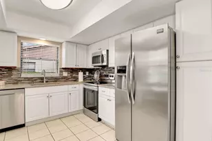 623 Oak Hill Cir, Sarasota, FL 34232 - Photo 4