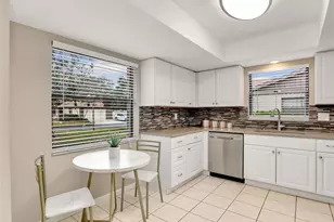 623 Oak Hill Cir, Sarasota, FL 34232 - Photo 8