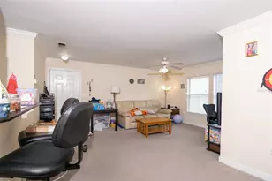 18113 Bridle Club Dr, Tampa, FL 33647 - Photo 4