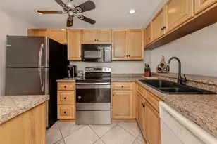 437 Cerromar Ln, Venice, FL 34293 - Photo 12