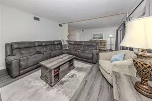 437 Cerromar Ln, Venice, FL 34293 - Photo 8