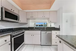 12144 SW Egret Cir, Lake Suzy, FL 34269 - Photo 12