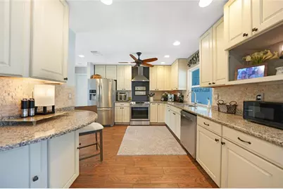 18380 Robinson Avenue, Port Charlotte, FL 33948 - Photo 12