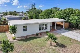 130 Palmetto Cir NE, Port Charlotte, FL 33952 - Photo 2