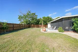 130 Palmetto Cir NE, Port Charlotte, FL 33952 - Photo 28