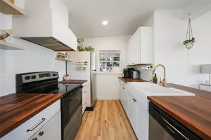 130 Palmetto Cir NE, Port Charlotte, FL 33952 - Photo 12