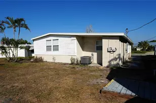 140 Palmetto Cir NE, Port Charlotte, FL 33952 - Photo 22