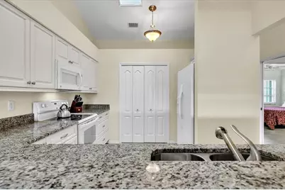 12221 SW Kingsway Circle #B2, Lake Suzy, FL 34269 - Photo 14