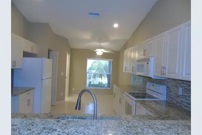 3725 Albacete Circle #90, Punta Gorda, FL 33950 - Photo 4