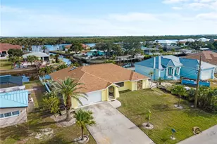 3370 Dover Dr, Punta Gorda, FL 33983 - Photo 2