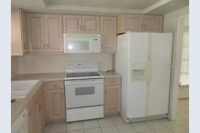 5571 Riverbluff Circle #V1, Sarasota, FL 34231 - Photo 4