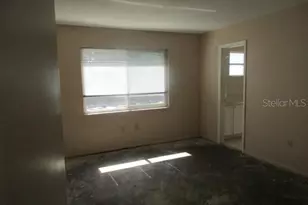 5571 Riverbluff Cir, Sarasota, FL 34231 - Photo 10