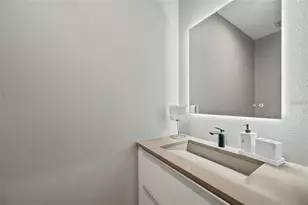 36 Dolphin Dr, Treasure Island, FL 33706 - Photo 22