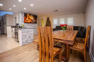 2719 Forest Knoll Dr, Sarasota, FL 34232 - Photo 4