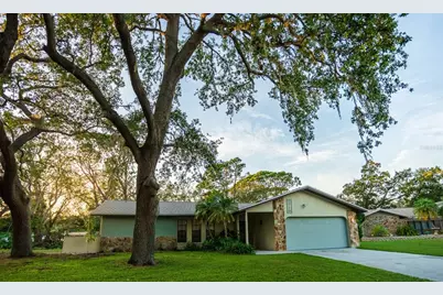 2719 Forest Knoll Drive, Sarasota, FL 34232 - Photo 2