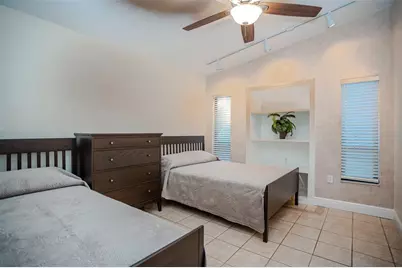 2719 Forest Knoll Drive, Sarasota, FL 34232 - Photo 16