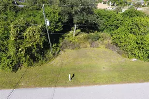 394 Albatross Rd, Rotonda West, FL 33947 - Photo 1