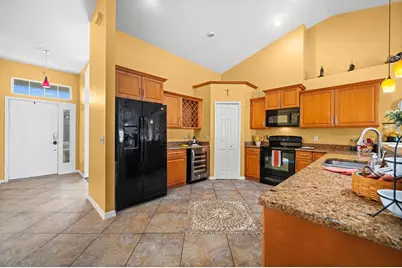 121 NE 11th Terrace, Cape Coral, FL 33909 - Photo 4