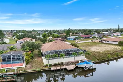 1002 SE 13th Avenue, Cape Coral, FL 33990 - Photo 4