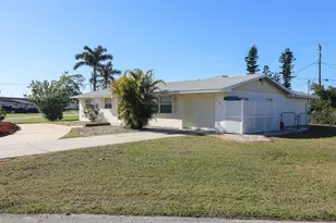 22191 New Rochelle Ave, Port Charlotte, FL 33952 - Photo 2