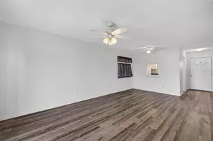 2207 Croton Ct, Lehigh Acres, FL 33936 - Photo 4