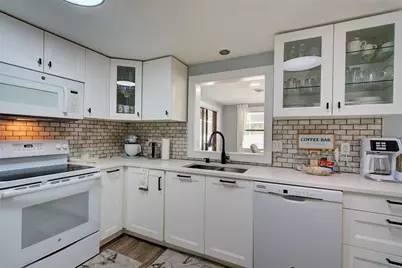 3135 Nocturne Road, Venice, FL 34293 - Photo 4