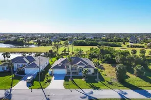 40 Tee View Ct, Rotonda West, FL 33947 - Photo 4