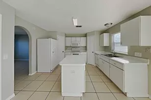 364 Chelmsford Ct, Kissimmee, FL 34758 - Photo 4