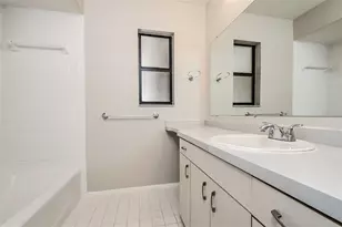 6215 65th Pl E, Palmetto, FL 34221 - Photo 14