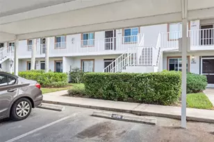 4306 Madeira Ct, Sarasota, FL 34233 - Photo 4