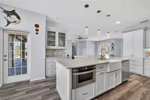 2911 Riverside Dr, Punta Gorda, FL 33950 - Photo 10