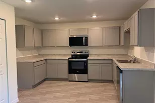 904 Hudson Valley Dr, Poinciana, FL 34759 - Photo 2