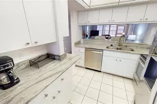 12144 SW Egret Cir, Lake Suzy, FL 34269 - Photo 10