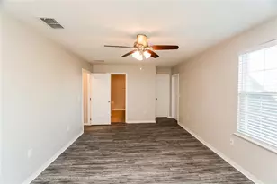 13307 Waterford Castle Dr, Dade City, FL 33525 - Photo 8