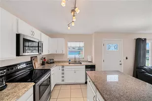 881 Polaris Rd, Venice, FL 34293 - Photo 8