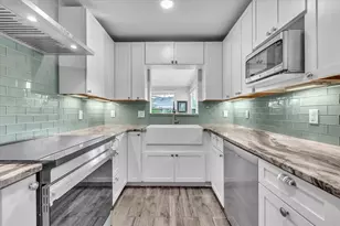 904 Inlet Cir, Venice, FL 34285 - Photo 16