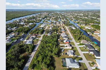 18699 Ashcroft Circle, Port Charlotte, FL 33948 - Photo 10