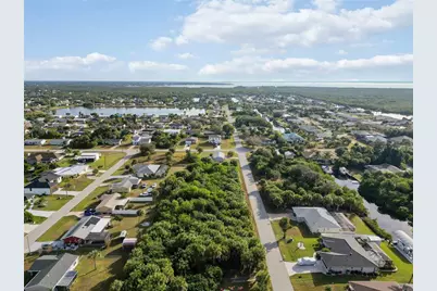 18707 Ashcroft Circle, Port Charlotte, FL 33948 - Photo 12