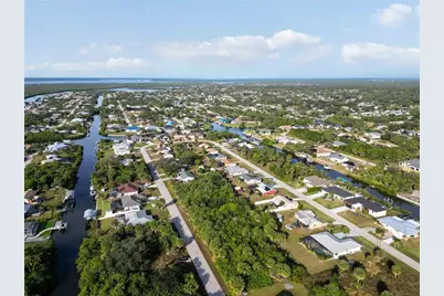 18707 Ashcroft Circle, Port Charlotte, FL 33948 - Photo 6