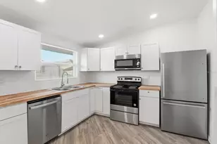 111 Francis Dr NE, Port Charlotte, FL 33952 - Photo 12