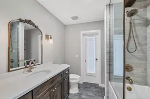 404 Firethorn Ave, Englewood, FL 34223 - Photo 4