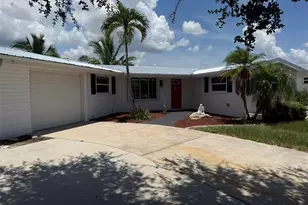 138 Leland St SE, Port Charlotte, FL 33952 - Photo 2