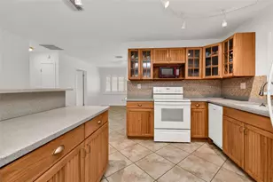 216 Deleon Dr, Punta Gorda, FL 33980 - Photo 12