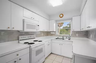 29098 Riverview Ln, Punta Gorda, FL 33982 - Photo 12