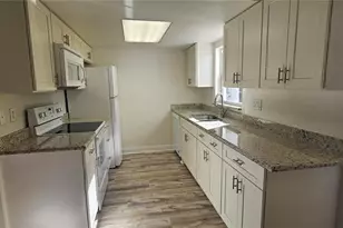 1506 Edgewater Cir, Fort Myers, FL 33919 - Photo 6