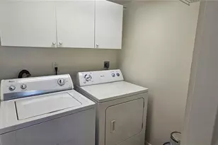 1506 Edgewater Cir, Fort Myers, FL 33919 - Photo 16