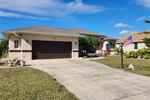 193 W Pine Valley Ln, Rotonda West, FL 33947 - Photo 2