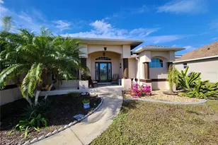 193 W Pine Valley Ln, Rotonda West, FL 33947 - Photo 4