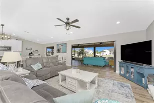 128 Sinclair St SE, Port Charlotte, FL 33952 - Photo 10
